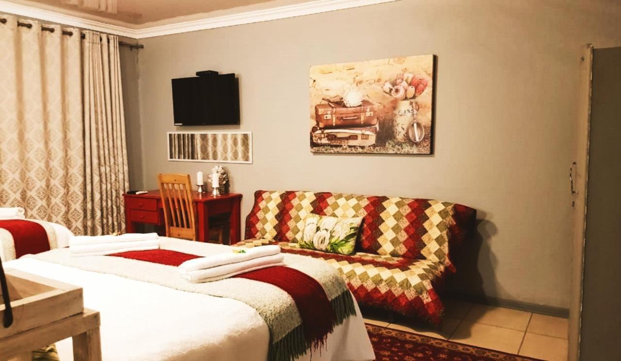 Graceland Guesthouse Potchefstroom Ngoại thất bức ảnh