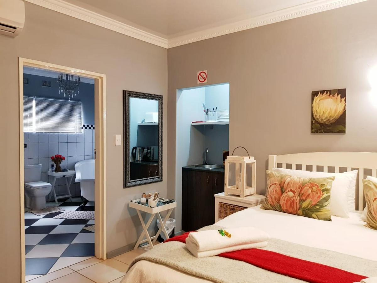 Graceland Guesthouse Potchefstroom Ngoại thất bức ảnh