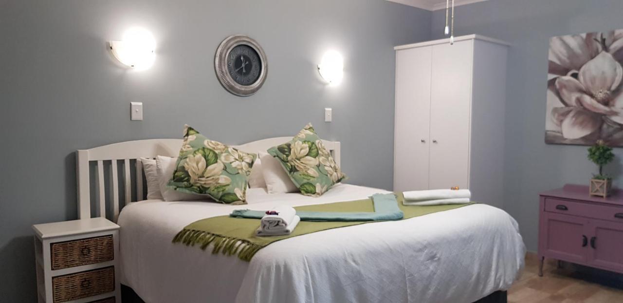 Graceland Guesthouse Potchefstroom Ngoại thất bức ảnh